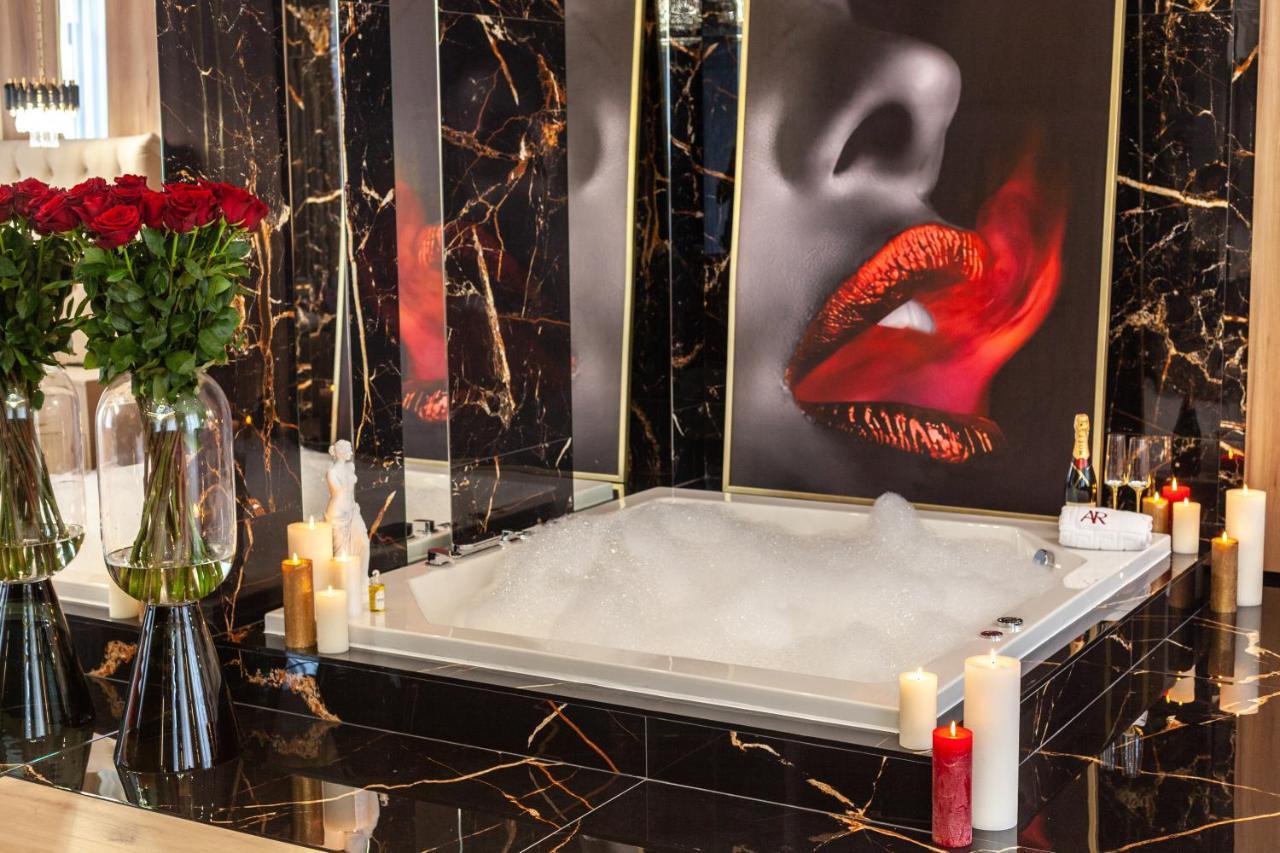 Aristo Jacuzzi Hotel Lviv Luaran gambar