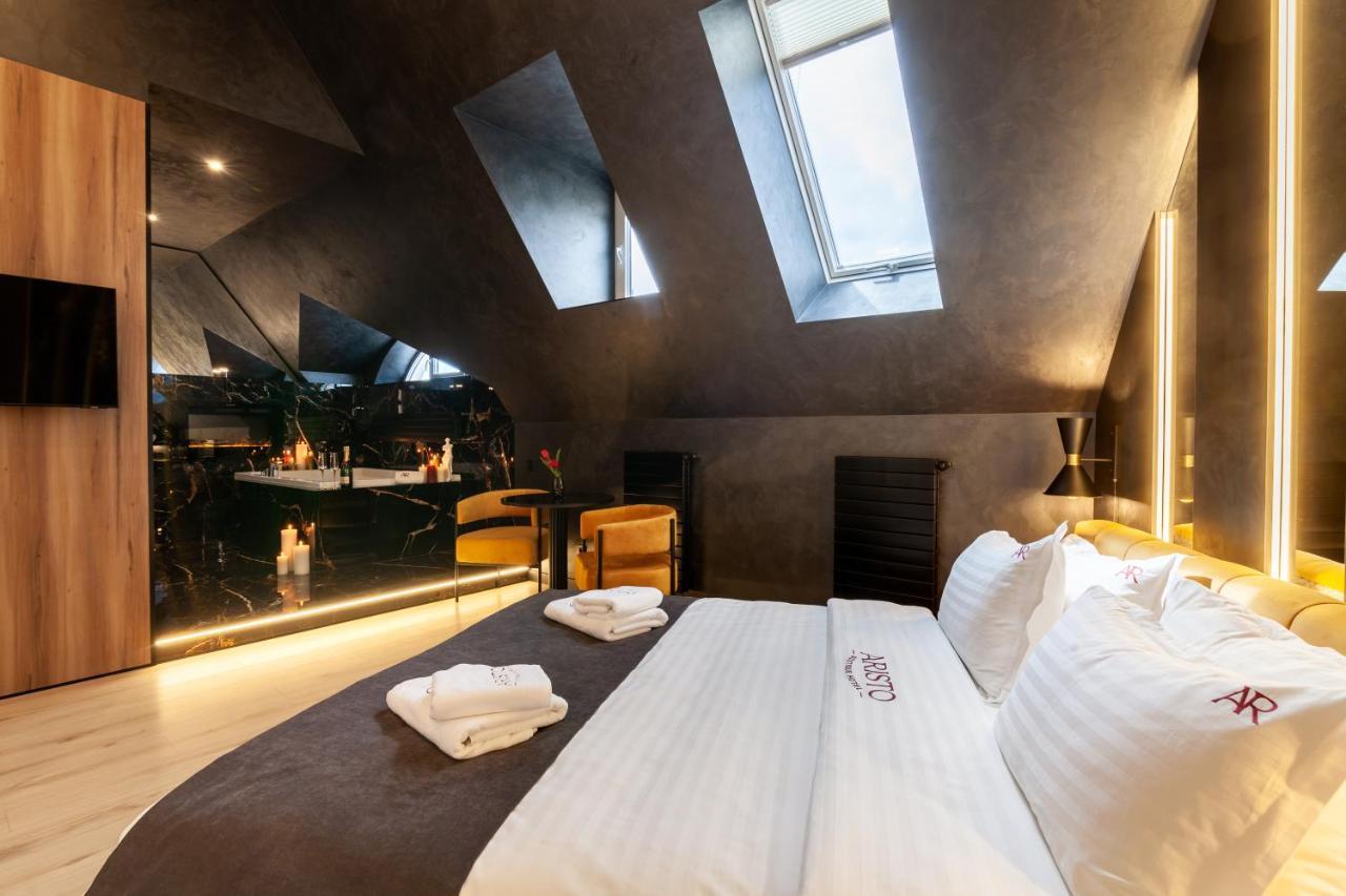 Aristo Jacuzzi Hotel Lviv Luaran gambar