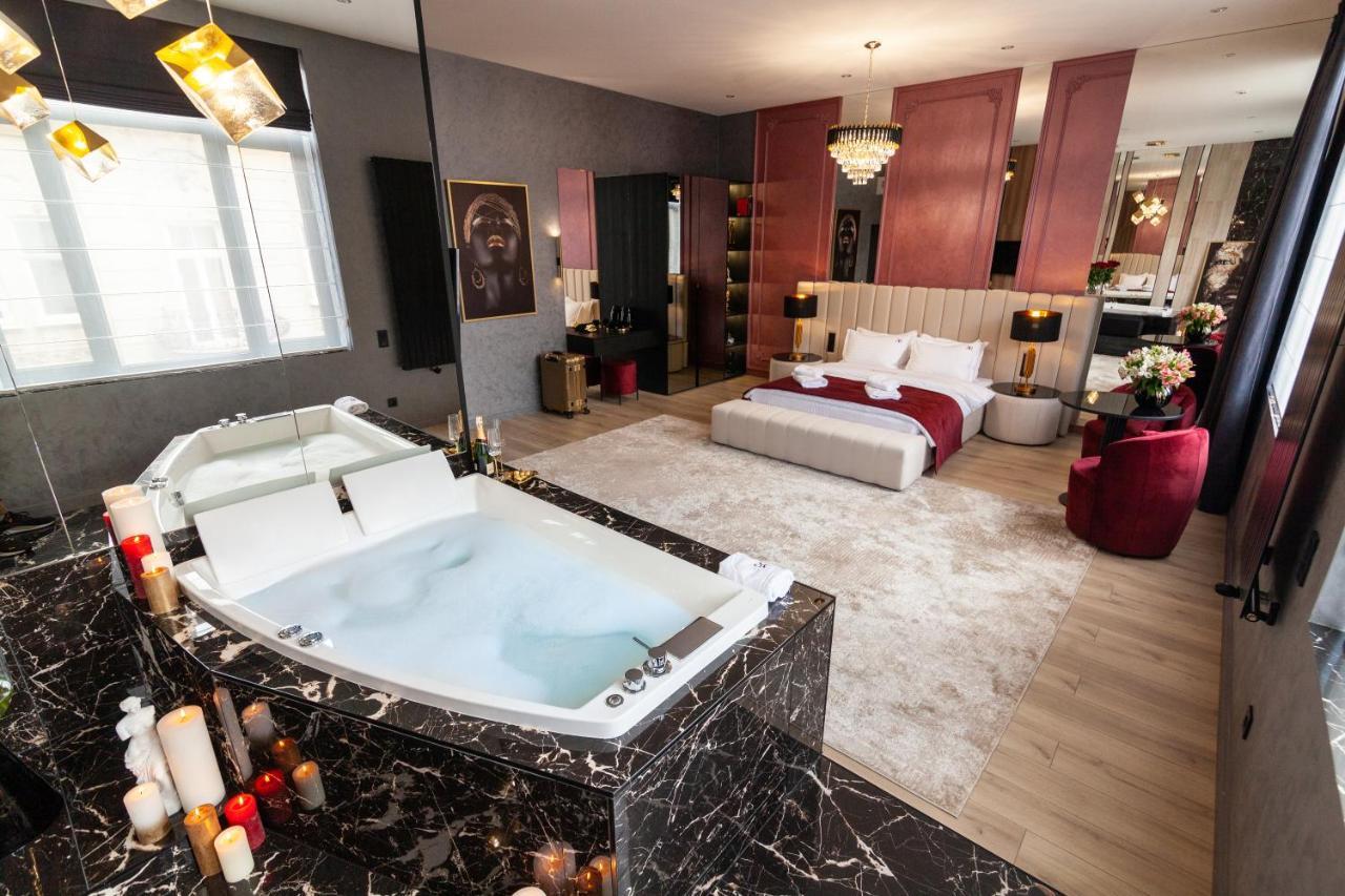 Aristo Jacuzzi Hotel Lviv Luaran gambar