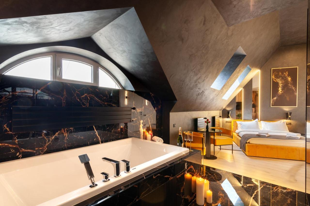 Aristo Jacuzzi Hotel Lviv Luaran gambar