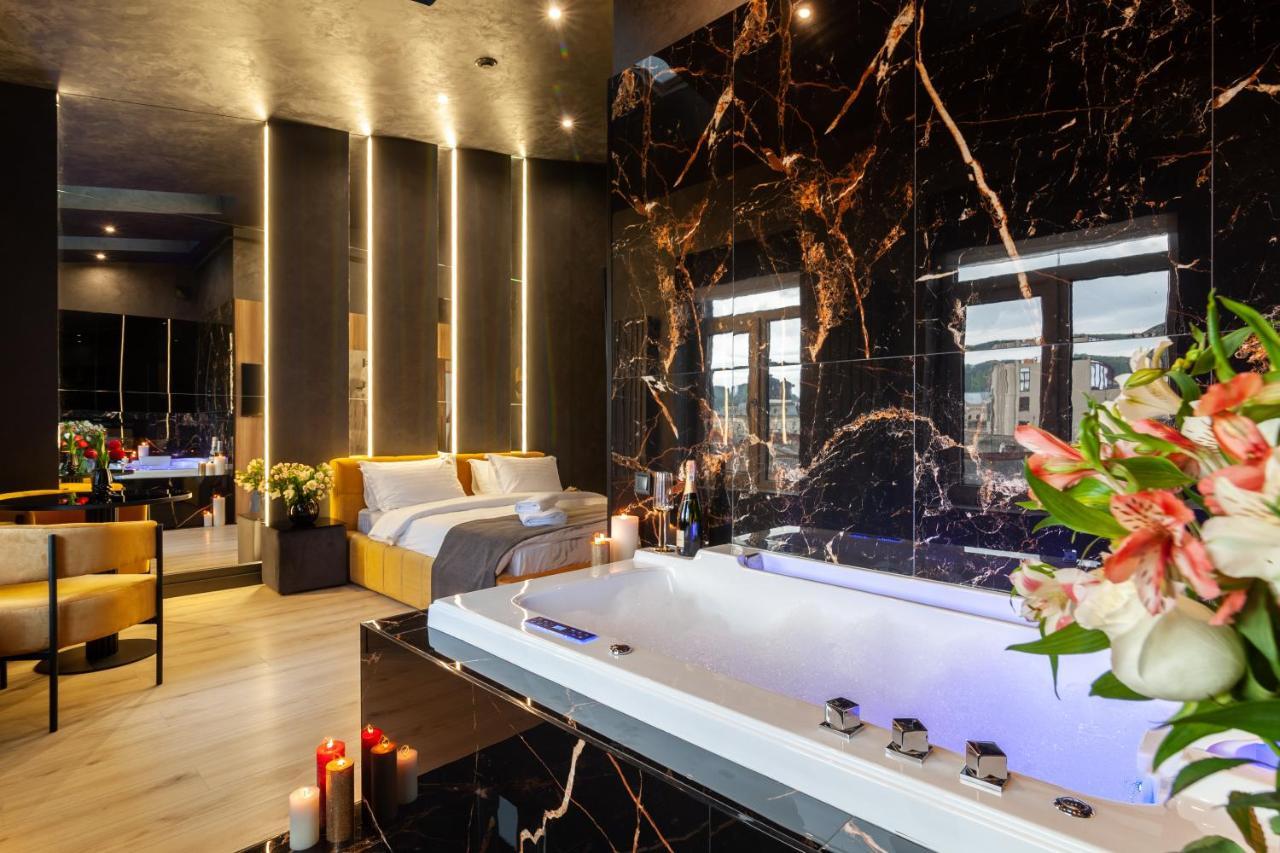 Aristo Jacuzzi Hotel Lviv Luaran gambar