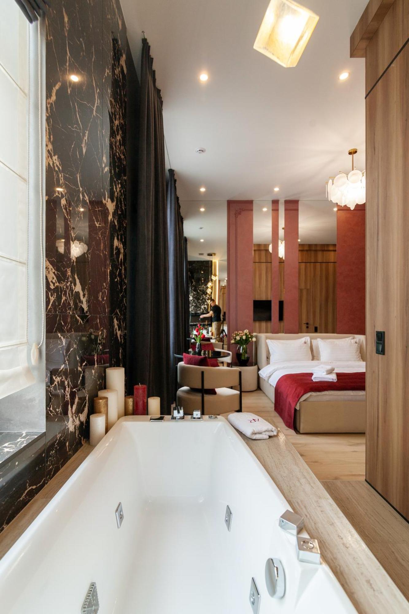 Aristo Jacuzzi Hotel Lviv Luaran gambar