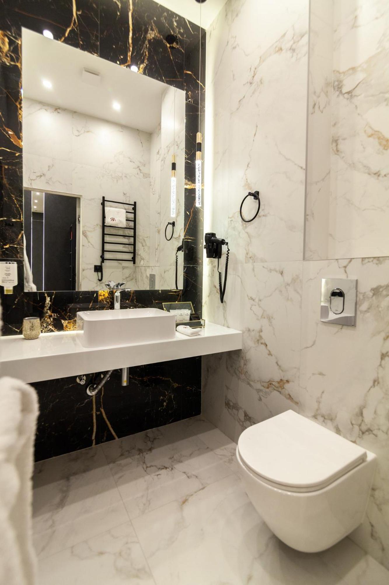 Aristo Jacuzzi Hotel Lviv Luaran gambar