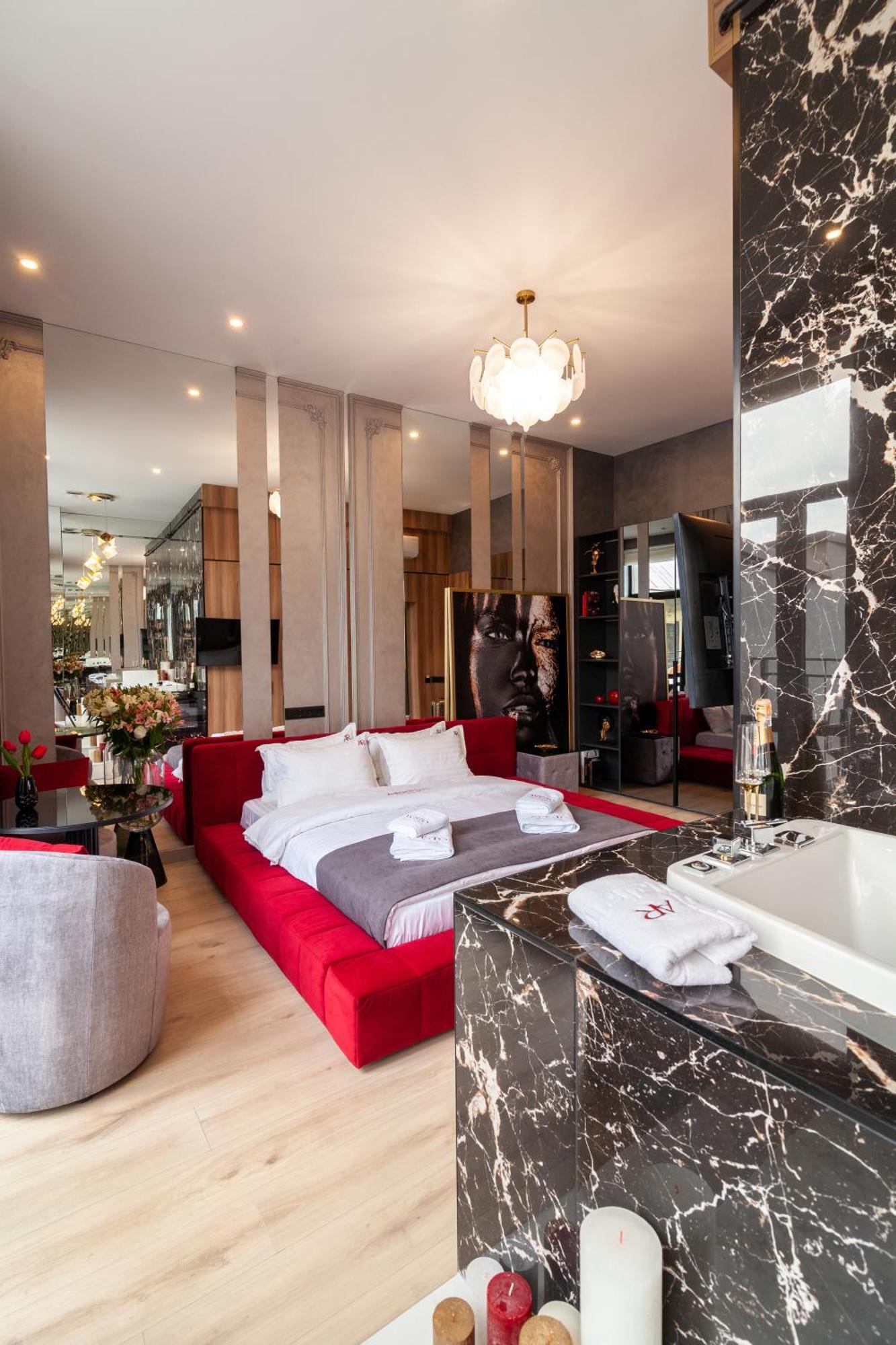 Aristo Jacuzzi Hotel Lviv Luaran gambar