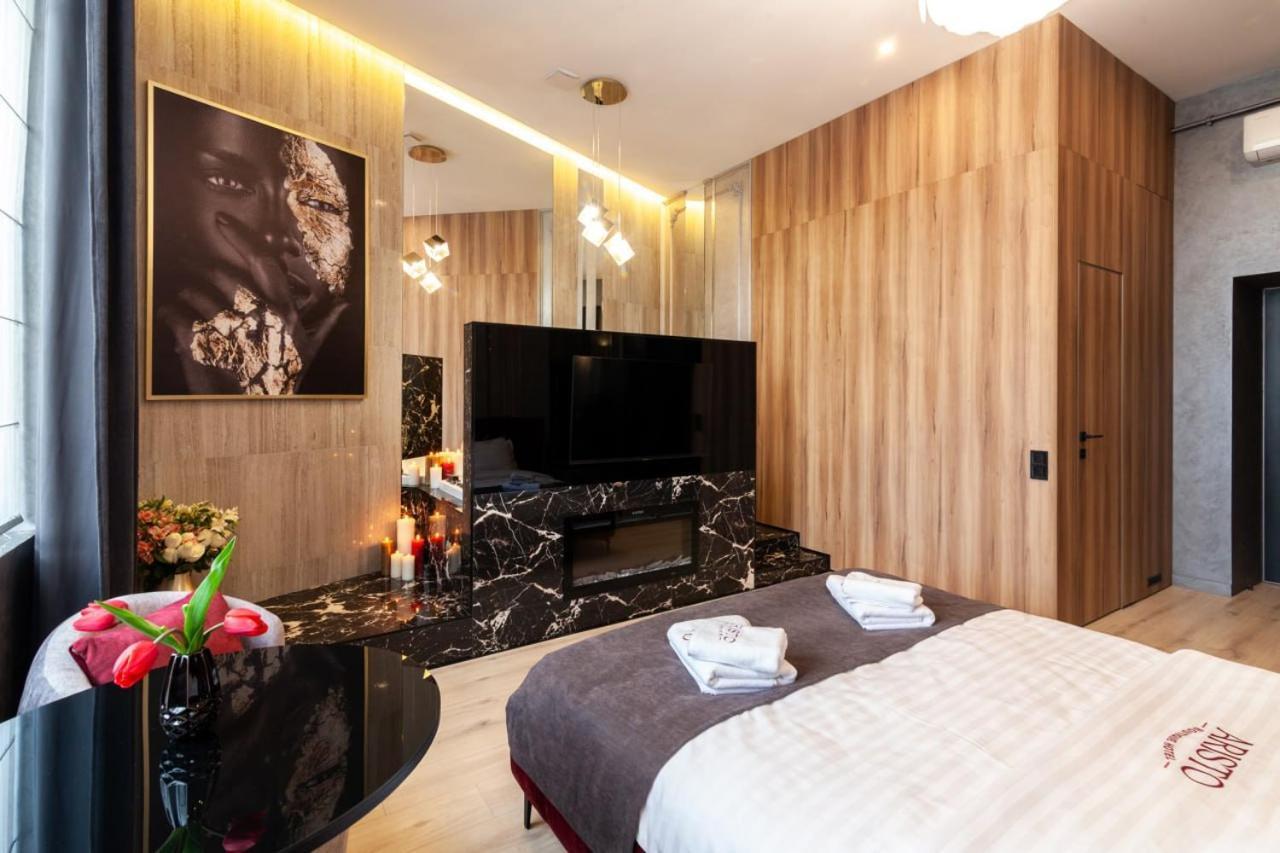 Aristo Jacuzzi Hotel Lviv Luaran gambar